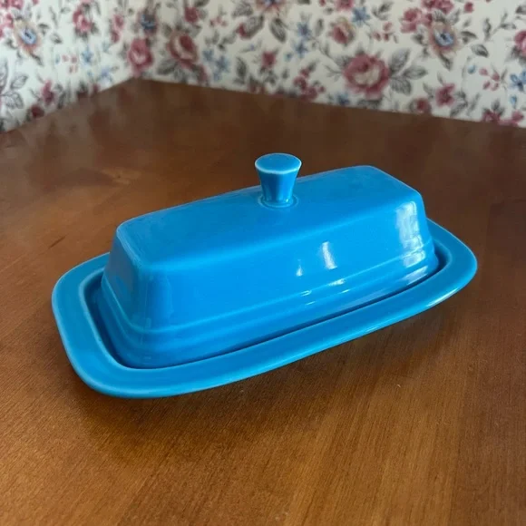 *RETIRED* NWT Fiesta Butter dish and cover Peacock Blue - Picture 1 of 3